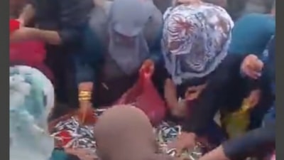 Eskişehir'de bedava hamsi izdihamı