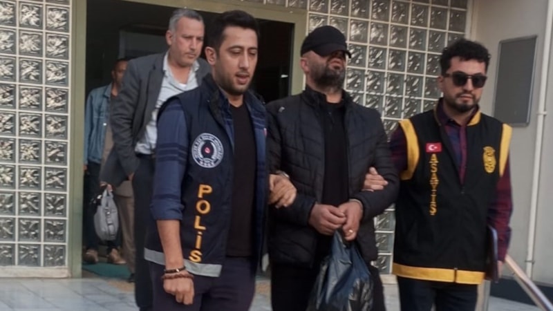 Aydın'da 12,5 yıl hapisle aranan şahıs, pazarda yakalandı