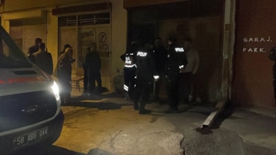 Sivas'ta garaja inen kadın eşinin cansız bedeniyle karşılaştı