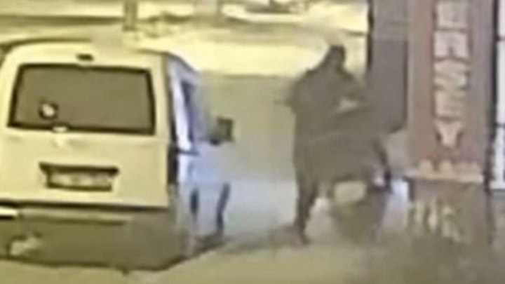 Hatay'da apartmanın girişindeki motosiklet çalındı