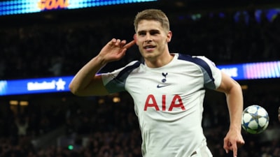 Tottenham'ın savunmacısı Micky van de Ven'den olağanüstü gol