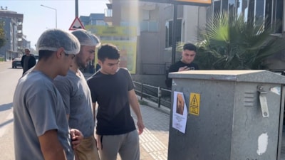 Bursa'da bir tanıdığının fotoğrafını her yere astı: Kızlarınızı bu adamdan uzak tutun