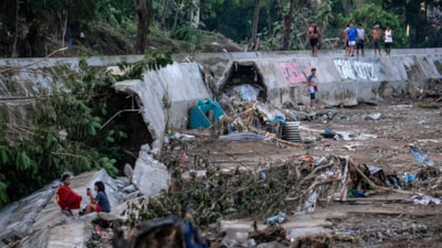 Filipinler’i vuran Kalmaegi Tayfunu’nda can kaybı artıyor