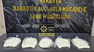 Sakarya'da uyuşturucu sevkiyatında yakalanan emekli polis tutuklandı