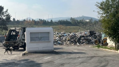 İzmir'de çöp toplanma alanı olarak kullanılan mahallenin sakinleri isyan etti: Sabrımız taştı