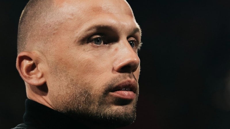 Ajax, John Heitinga ile yolları ayırdı