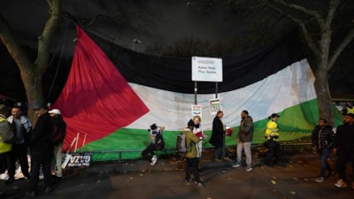 İsrail'in futboldan men edilmesini isteyen binlerce kişi toplandı