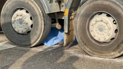 İzmir'de beton mikserinin çarptığı yaşlı kadın hayatını kaybetti