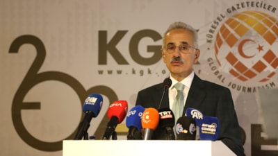 Abdulkadir Uraloğlu: Akdeniz'i yüksek hızlı tren ile tanıştırmayı hedefliyoruz