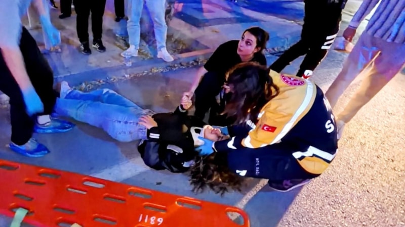 Aksaray'da kamyonetin çarptığı kadın kendi acısını unutup annesini düşündü