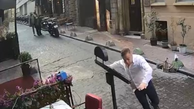 İstanbul İstiklal Caddesi'nde silahlı saldırının görüntüleri çıktı