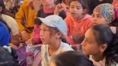 Gazze'de ateşkesin ardından çocuklar okullara döndü