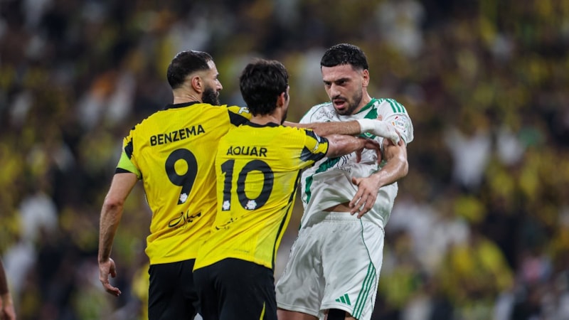 Merih Demiral'a yapılan hareket ortalığı karıştırdı