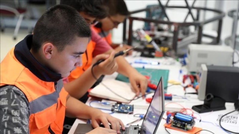 Meslek liseleri geçen yıl 7,1 milyar liralık gelire ulaştı