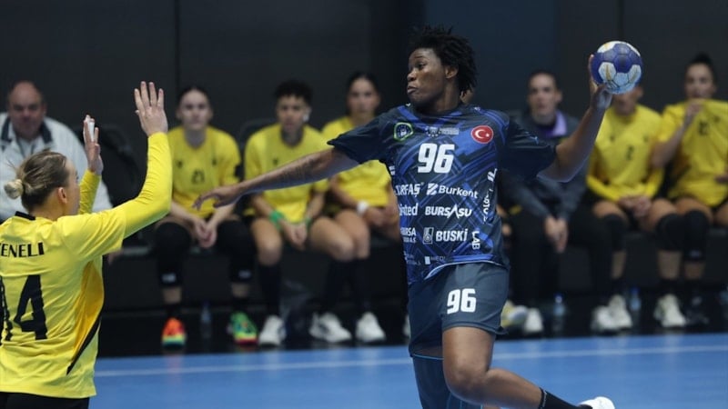 Bursa Büyükşehir Belediyespor, AEK'i devirdi