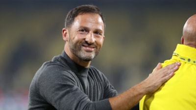Domenico Tedesco, galibiyet sonrası tribünleri turladı