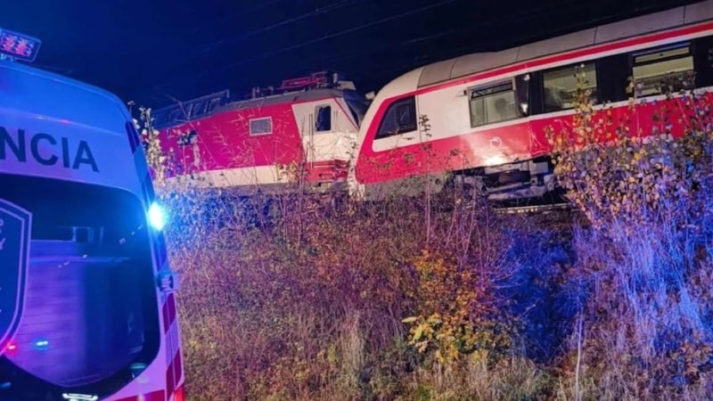 Slovakya’da tren kazası: En az 18 yaralı
