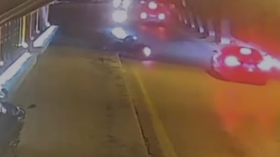 Aydın'da yola savrulan motosikletin sürücüsü öldü: Kaza anı kamerada