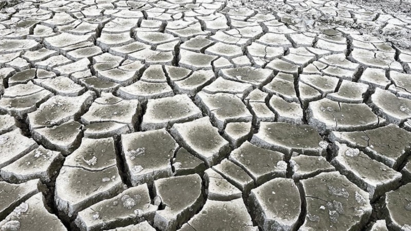 İran'da barajların doluluk oranı yüzde 3’ün altına düştü
