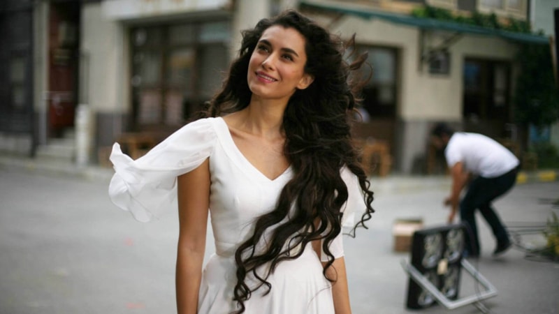 Hande Doğandemir evleniyor