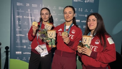 Kadın milli halterciler, 9 altın madalyayı Atatürk'e 