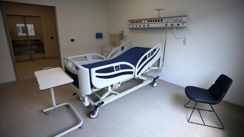 Almanya’da bir şahıs hastanede aynı odada kaldığı hastanın solunum cihazını söktü