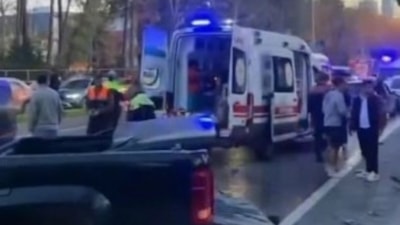 Sarıyer'de ehliyetsiz sürücü kırmızı ışıkta geçti: 2'si çocuk 3 yaralı