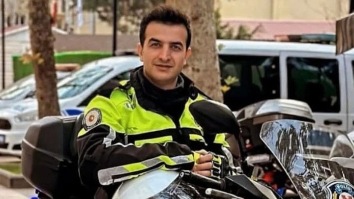 Görevi başında kalp krizi geçiren polis memuru şehit oldu
