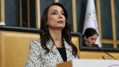 Tülay Hatimoğulları: Tarihi fırsatın önüne set çekenler var