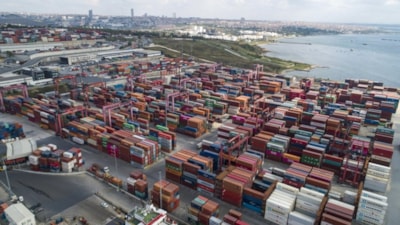 Türkiye'den komşularına 10 ayda 23 milyar dolarlık ihracat