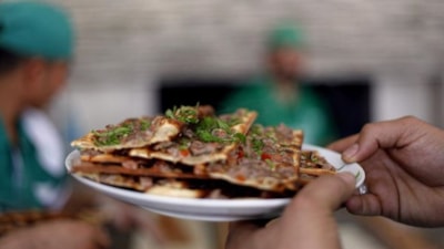 Gıda listesi yenilendi: Sucuktan at eti ve sakatat, etli ekmekten tavuk parçası çıktı