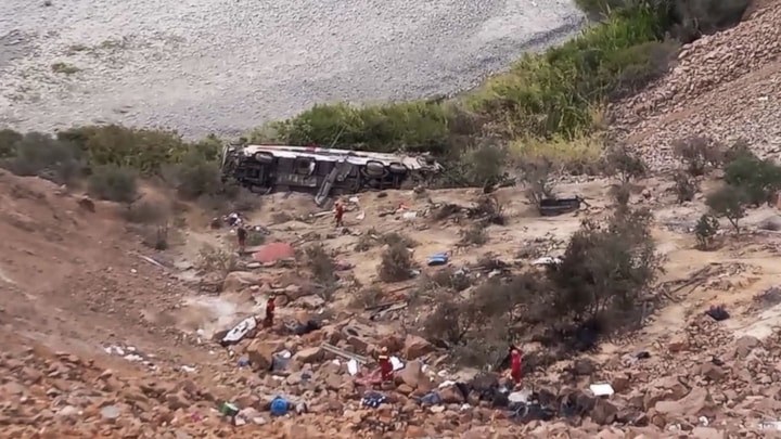 Peru’da yolcu otobüsü uçuruma yuvarlandı: 37 ölü