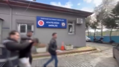 İstanbul'da gürültü tartışmasında 1 kişiyi öldürüp 2 kişiyi yaralayan 19 yaşındaki şüpheli tutuklandı