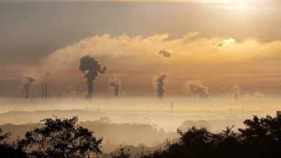 Dünyada rekor karbon emisyonları: Yüzyıl sonuna kadar 2,6 derecelik ısınma bekleniyor