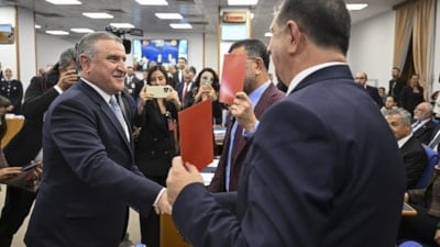 CHP kırmızı kart gösterdi: Osman Aşkın Bak’tan anında cevap geldi