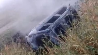 Manisa’da takla atan otomobil alev aldı: Sürücü şans eseri kurtuldu