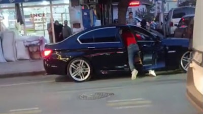 Kocaeli'de bir kişi eşiyle ilişkisi olduğunu düşündüğü şahsı defalarca bıçakladı