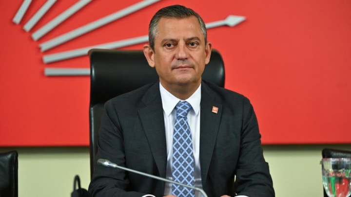 Özgür Özel açıkladı: CHP 'de başörtülü vekiller mutlaka olacak