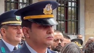 Şehit Üsteğmen Emre Mercan son yolculuğuna uğurlanırken arkadaşı gözyaşlarını tutamadı