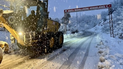 Yurtta yoğun kar alarmı: Otoyollar peş peşe kapandı