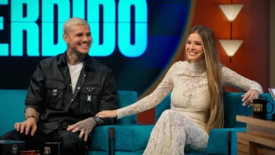 Mauro Icardi, sunucuya Galatasaray forması hediye etti