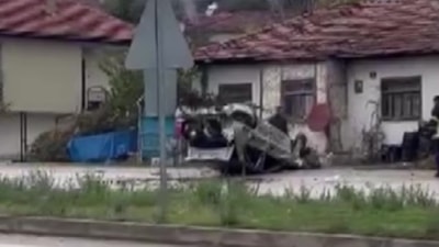 Amasya’da otomobilin takla attığı kaza kameraya yansıdı
