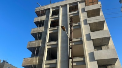 Adana'da 4'üncü kattan düşen inşaat işçisi hayatını kaybetti