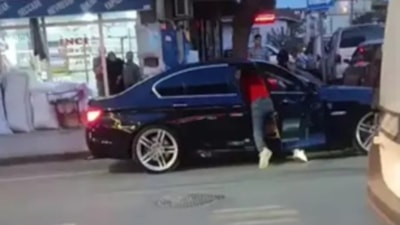 Kocaeli'de eski eşini ve ilşkisi olan arkadaşını defalarca bıçakladı