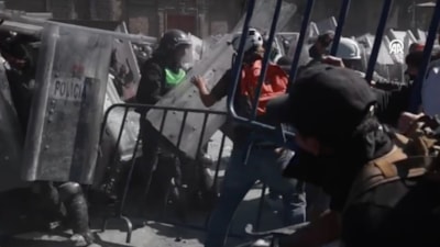 Meksika'da hükümetin güvenlik politikası protesto edildi: 20 kişi yaralandı