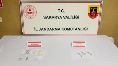 Sakarya'da satışa hazır halde getirilen uyuşturucuları jandarma yakaladı