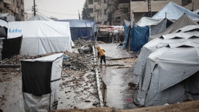 Gazze'deki Sağlık Bakanlığı, tıbbi yardım çadırlarının sular altından kaldığını açıkladı