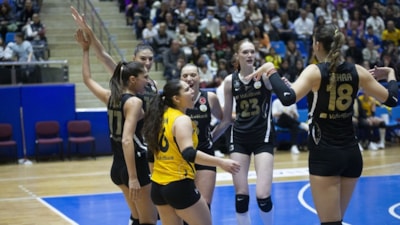 VakıfBank, Aydın Büyükşehir Belediyespor karşısında zorlanmadı