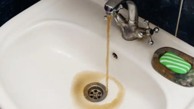 İstanbul’da çamurlu akan suya isyan etti: CHP’de şu kepazeliğe dur diyecek yok mu