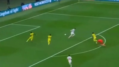 Bu kez kaçırdığı golle gündem oldu: Fenerbahçe'nin yıldızı Youssef En-Nesyri'nin şanssız anı